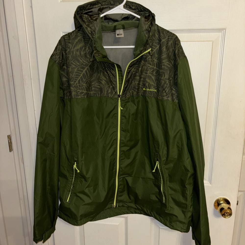 Quechua Decathlon Jacket Men's XL Green Leaves Rain Jacket Windbreaker Hooded